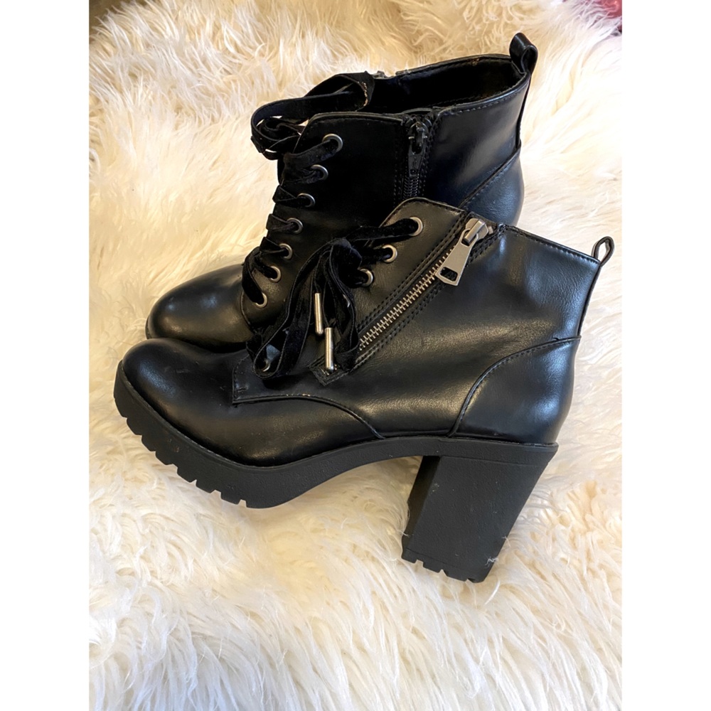 Platform combat boots